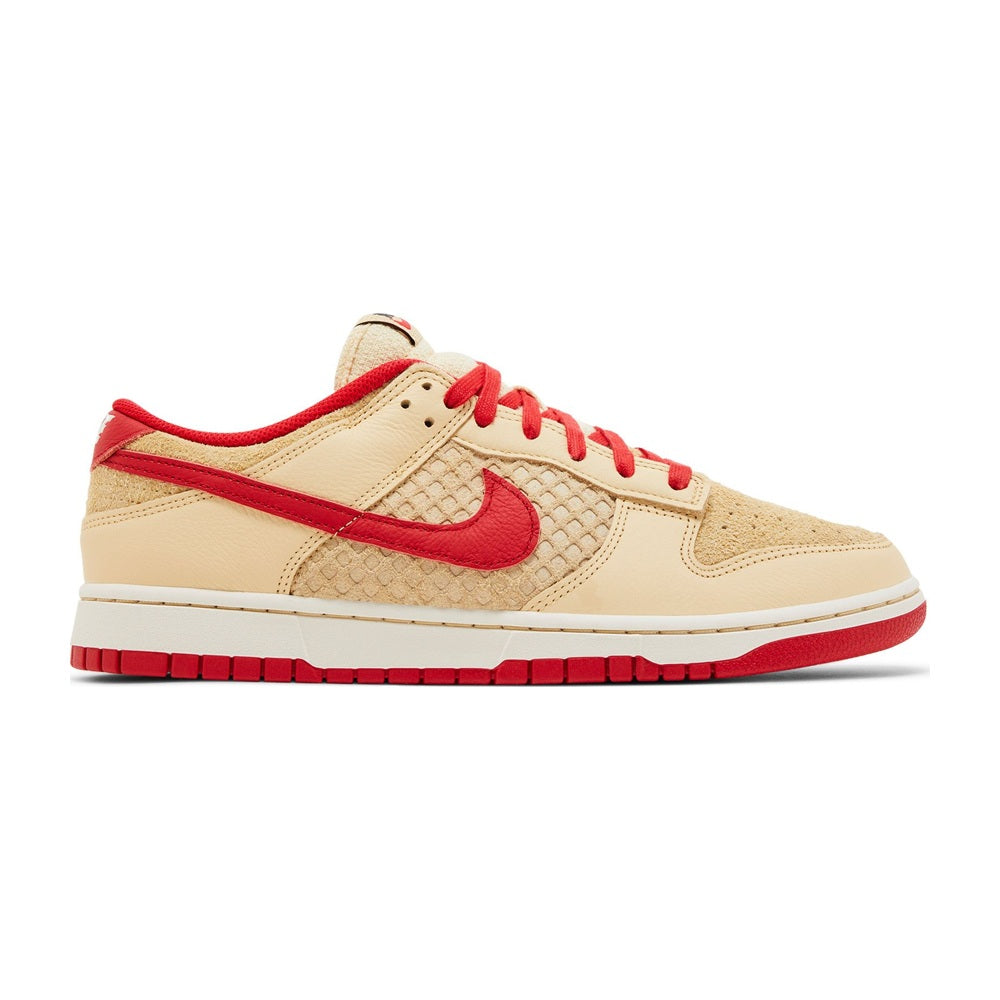 Nike Dunk Low Retro SE Strawberry Waffle